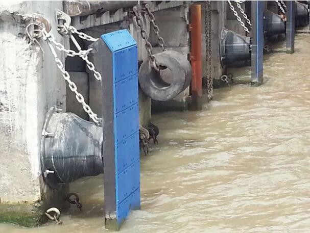 Customized Cone-Type Rubber Fenders for Optimal Ship and Boat Protection