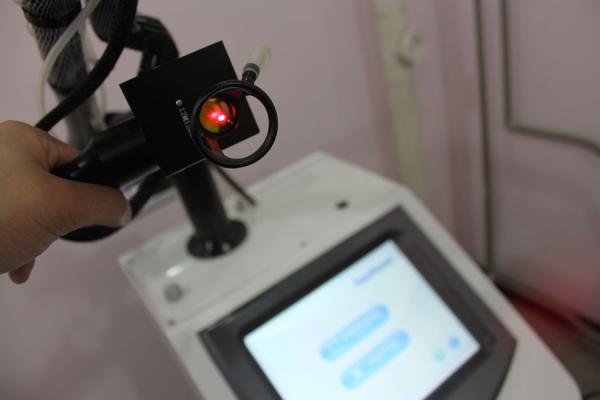 10600nm professional fractional CO2 laser machine for Acne Scars Treatment, Debridement