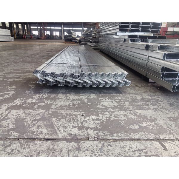 Hot Dipped Galvanized Metal Building Purlin with 40-275g Zn Coat and Customized Length for Structural Framing