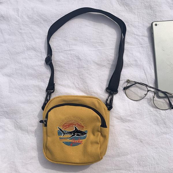 Fashion Canvas Messenger Bag for Daily Life Long Strip and OEM/ODM Acceptable