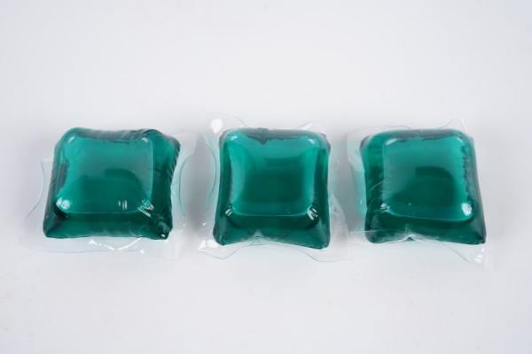 Cápsulas líquidas para lavagem de roupas 8 vezes concentradas para remoção de manchas Perfumes de grau 12g / 15g / 20g