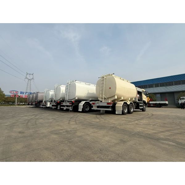 HOWO Plane Fuel Tanker Aircraft Refueling Jet A1 Truck