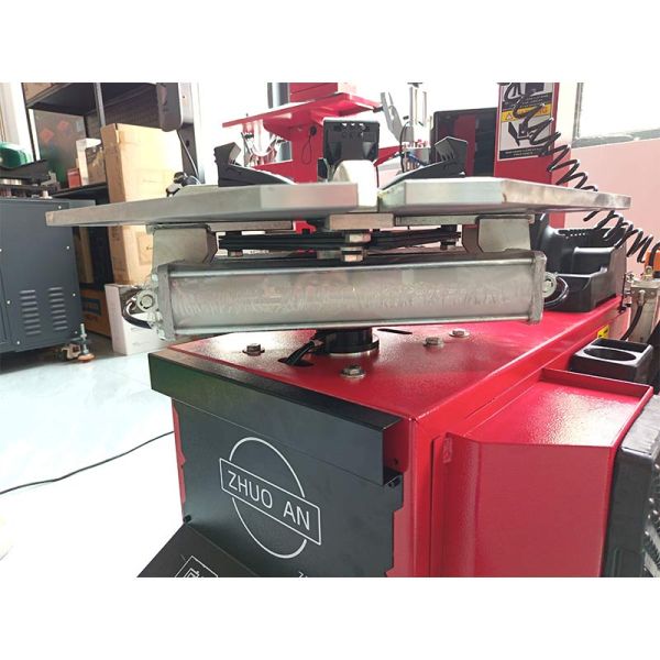 Semi Automatic Tire Changer Machine for 12-24 Inch Tires with Pneumatic Control and Martensitic Steel Removal Head