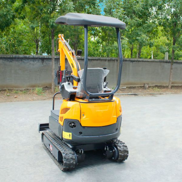 China Small 2t Excavator Price 2000kg Small Digger Garden Farm Mini Excavator With Thumb 2 Ton