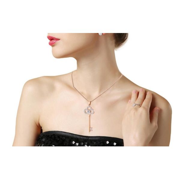 Boutique Stainless Steel Necklace Key Diamond Necklace Female Fashion Jewelry Key Pendant Necklace