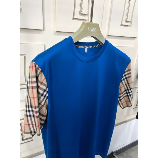 Men's Fashion Tees with Iconic Plaid Sleeves, Regular Fit Crew Neck, High - Quality Cotton