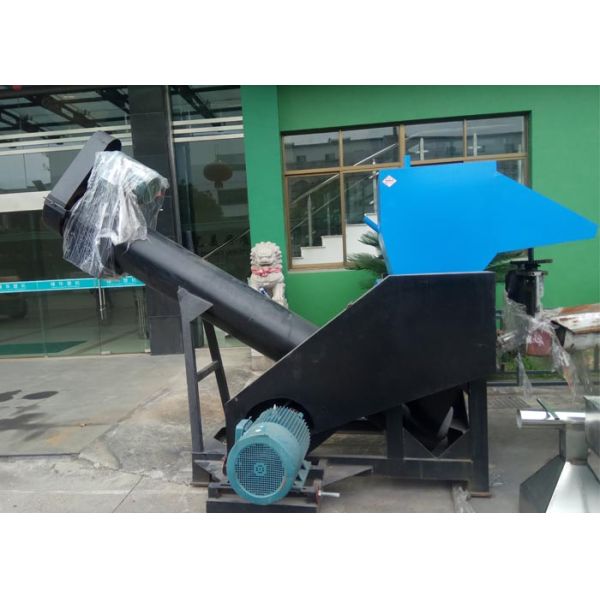Easy Operation Plastic Crusher Machine Motor Power 75/18.5 Kw 2200*3200*2100mm