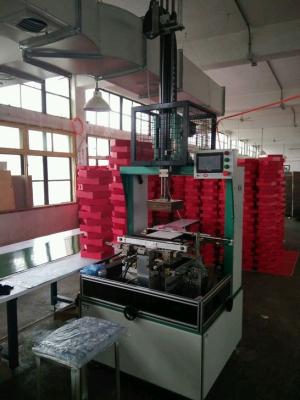 Máquina de fazer caixas rígidas 380V / 50Hz 7000 X 3000 X 2000mm Peso 6000kg