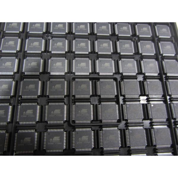 Интегральная схемаа AT91M55800A-33AU Atmel AQX AM3352BZCZA100 первоначальная