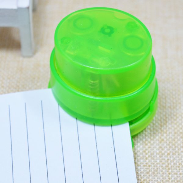 Mini green needle-free stapler 5*5.7cm ABS colorful logo customized