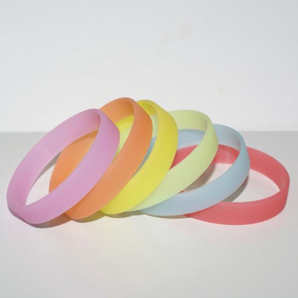 Smiling Face Silicone Rubber Toy , Silicone Wristband Bracelet For Commercial Gift