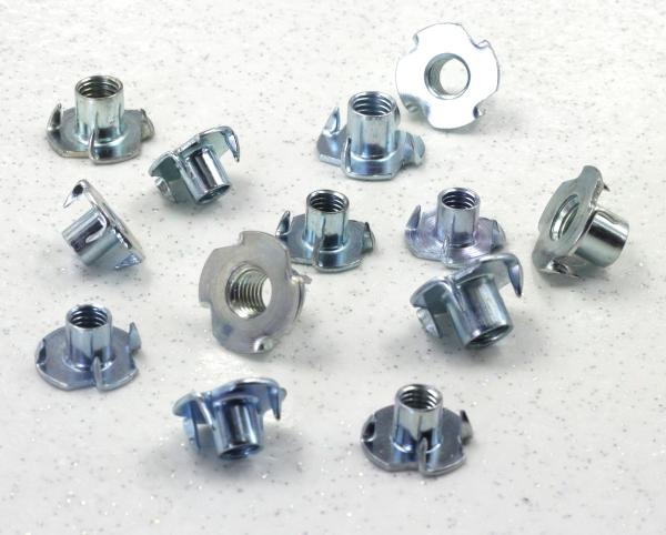 Furniture Accessory Zinc Plated Fastening T-Nuts Metal Sofa Screws
