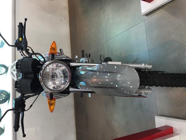 150CC Engine Gas Powered Motorcycle Multiple Front Headlight Seat Cushion With Air Bag