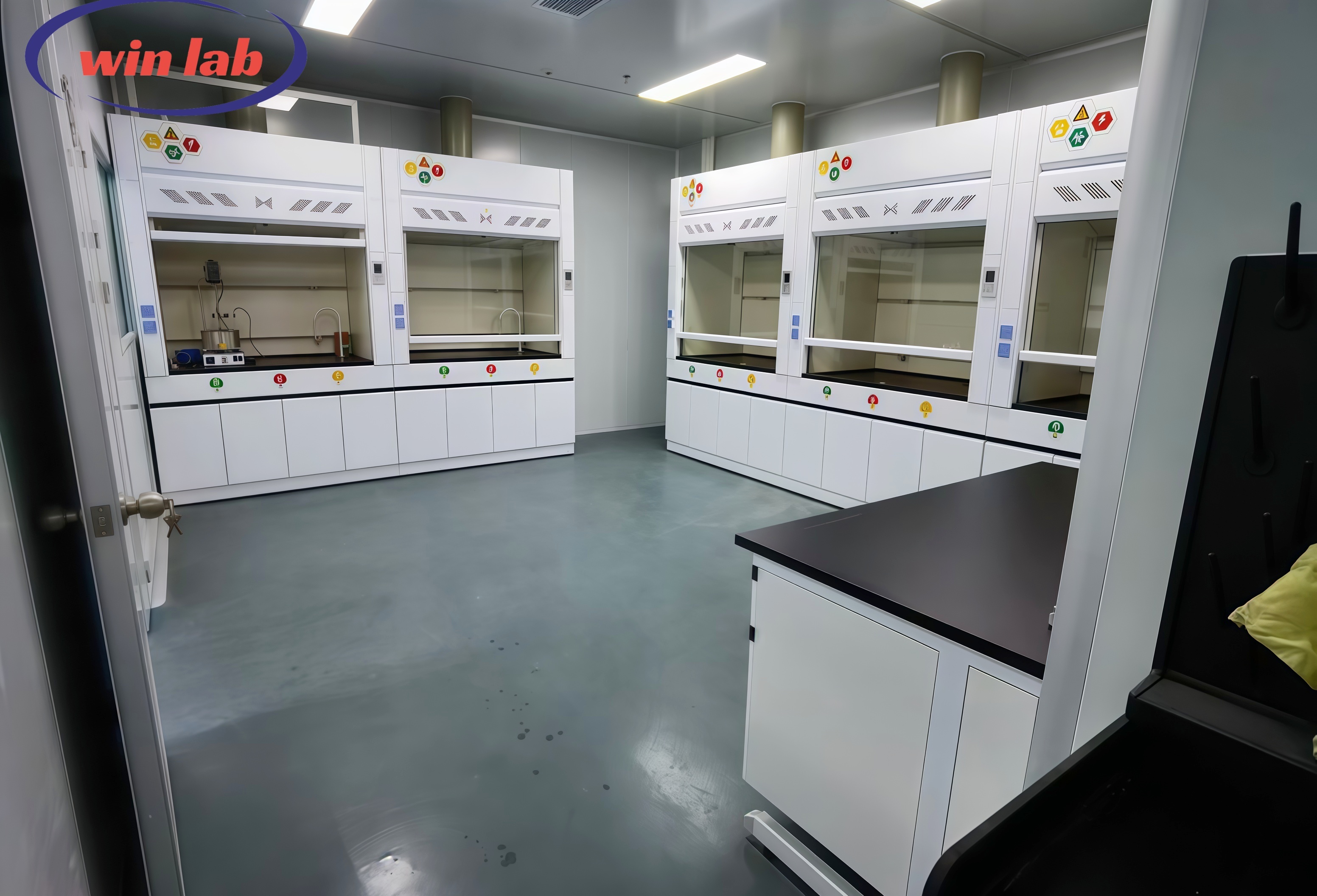 Chemical Resistant Laboratory Fume Hood 1200mm Vented Fume Hood With Exhaust Fan