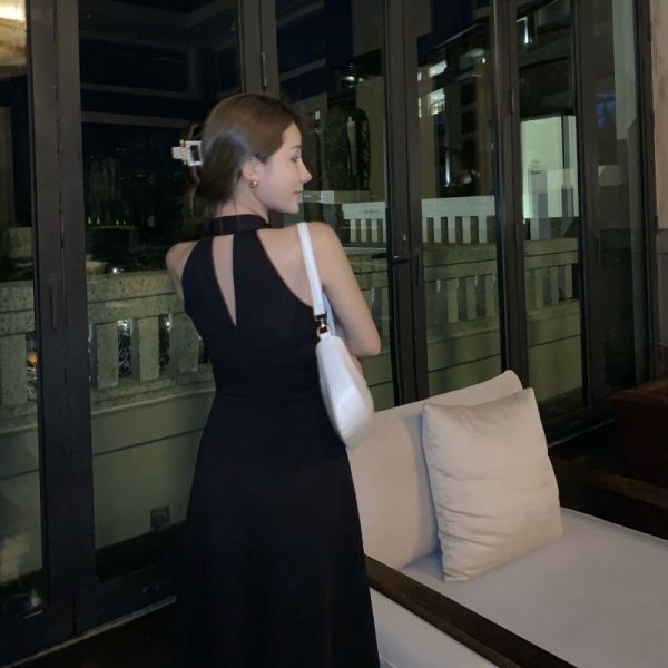 Retro V Neck Sleeveless Halter Black A Line Midi Dress