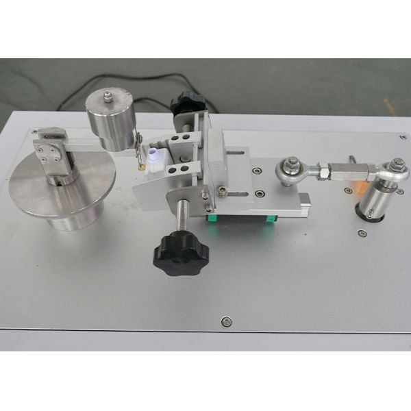 Apparatus For Abrasion Test On Insulating  Sleeves Of Plug Pin