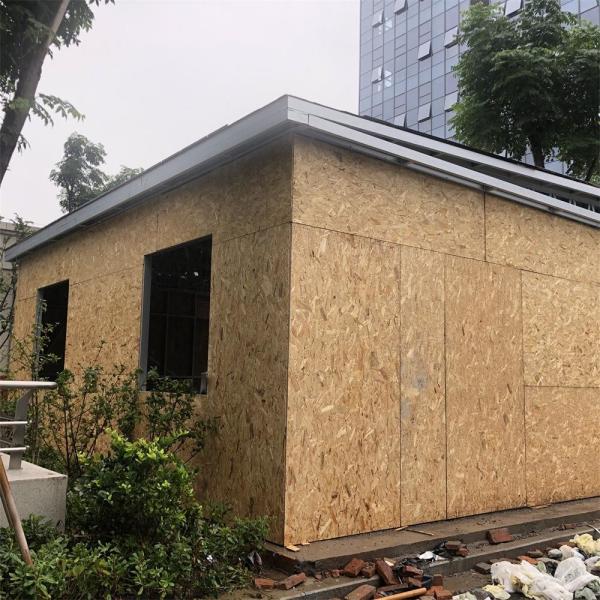 O parque de estacionamento 10m2 da garagem pré-fabricou a casa de moldação de aço clara