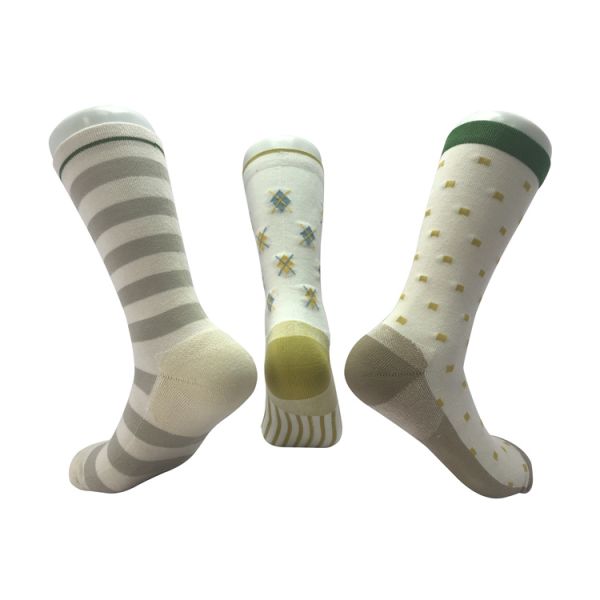 Breathable Regular Style Compression Sports Socks for Running Knitted and Anti Slip