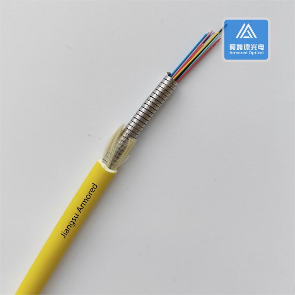 12 núcleos de modo único Cable de fibra blindada en espiral de 6,0 mm amarillo LSZH FTTH resistente a roedores