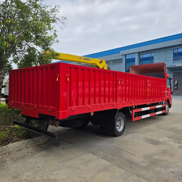 Isuzu 700p 4X2 Drive General Cargo Truck Price /The Length of The Container Is 6 Meters.