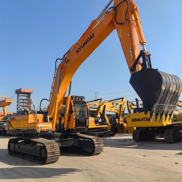 30 Ton Hyundai Used Excavators Backhoe Digger 1.45m3 Capacity Heavy Equipment Machine