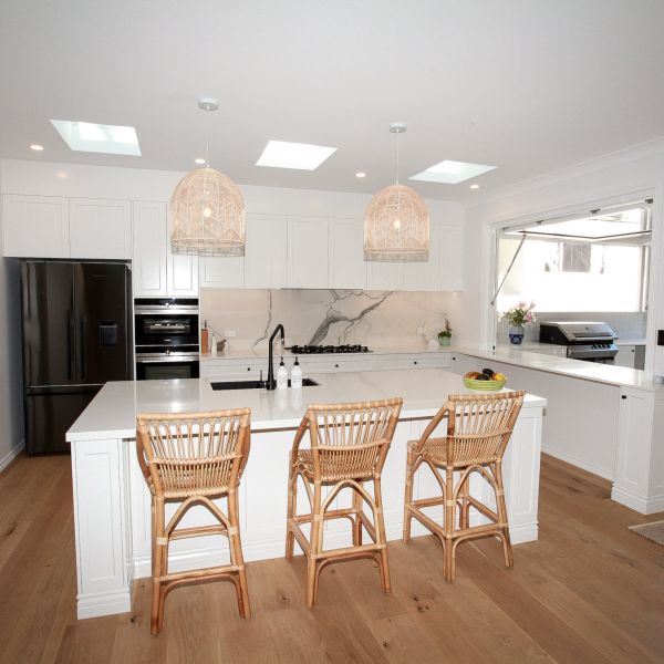 Modern Modular Lacquer Kitchen Cabinet Custom White Shaker Easy Clean