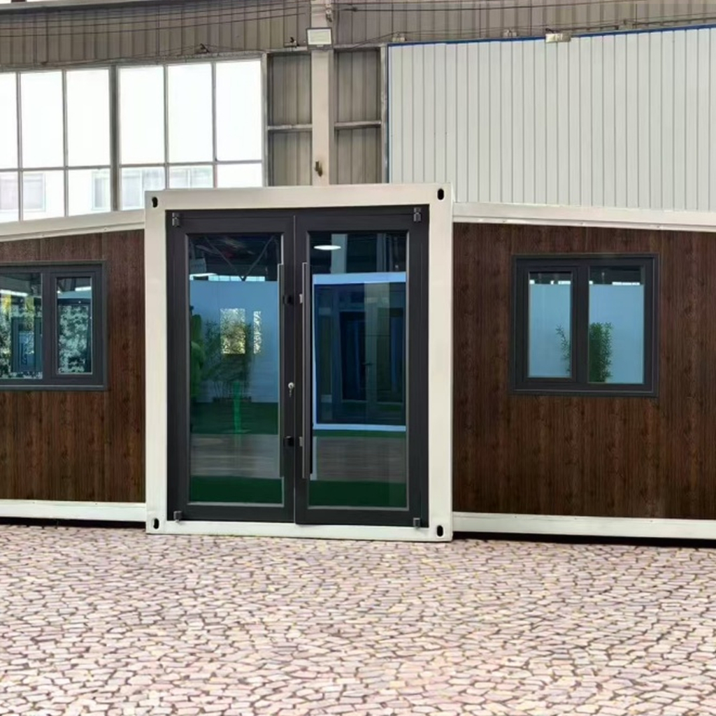 Small Mountain House Detachable Mobile Prefabricated Camping Refuge for Hotels Apartments Durable Wooden Steel Sandwich Panel