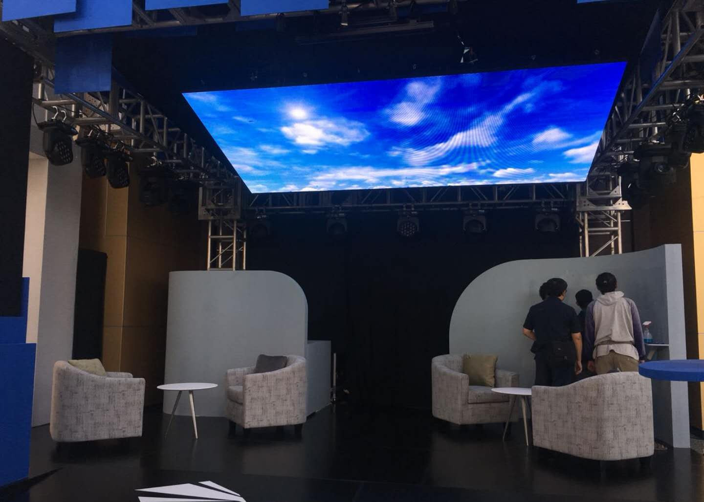 Развертка установки панелей П2.6мм смертной казни через повешение экрана СИД этапа предпосылки арендная 1/16