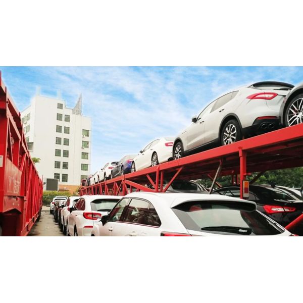 Electric Car Hongqi H9 2022 2.0t EV with Panoramic Sunroof in White Exterior Color