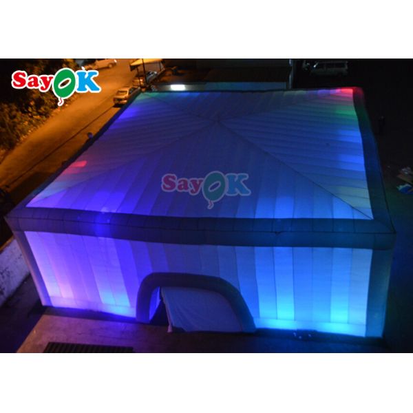 Шатры крупного плана воздуха ночного клуба партии события раздувных взрослых шатра куба на открытом воздухе