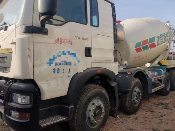 Energy Efficient Mobile Concrete Mixer Lorry 12cbm For Concrete Mixing 300-400HP