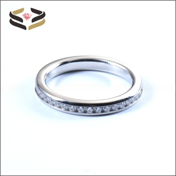 Women'S Titanium Wedding Band 4mm With Cubic Zircon Inlay Third Party Appraisal Certification