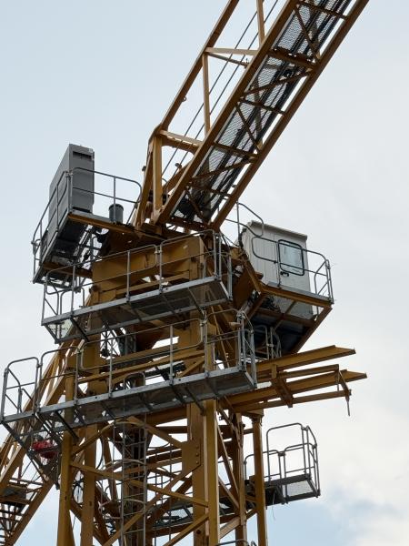 Zoomlion 7025 tower crane 12Tons max load 2.5 tons tip load moy moy 2021