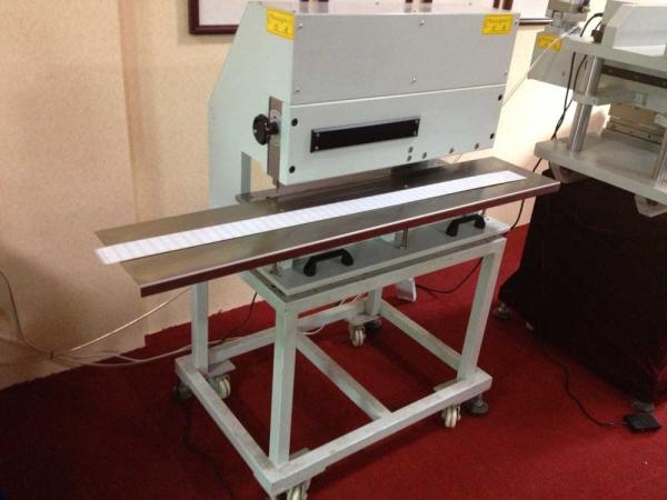 Pneumatic PCB Cutting Machine Easy Operation With 2 High Speed Steel Blades