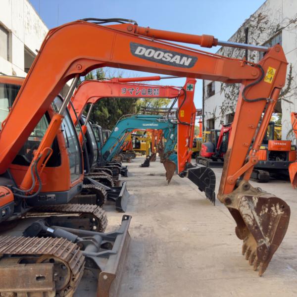 Doosan DX75-9C Used Mini Excavator Excellent Condition Original Color 0-2000 Working Hours
