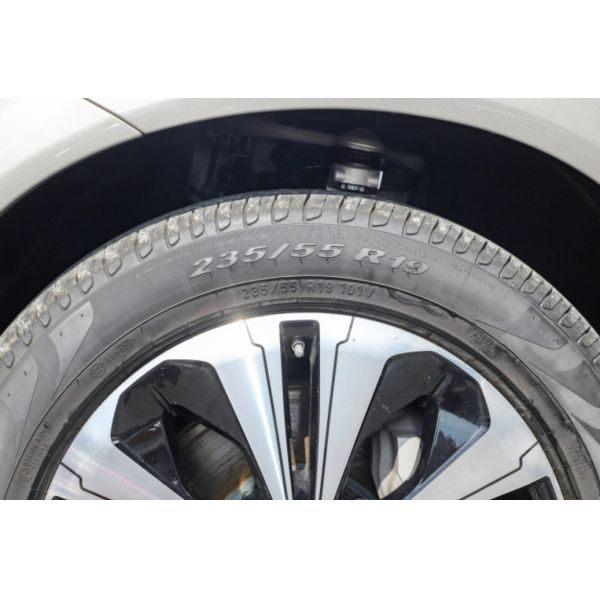 Мерседес-Benz EQC 350 4MATIC 2022 5 мест среднее SUV двери 5