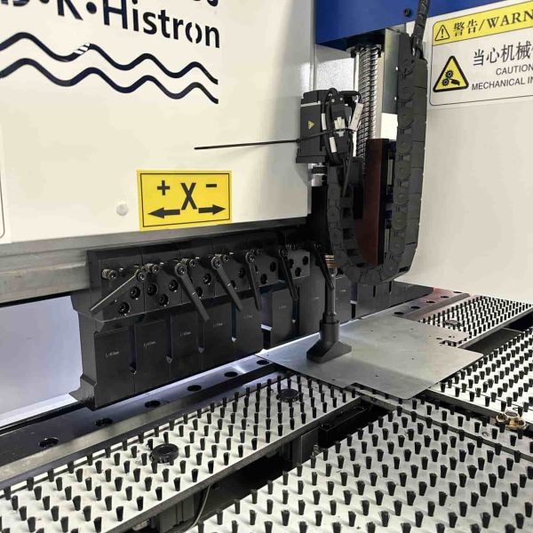 Automatic Lubrication System CNC Panel Bender 13 Axis Synchronized Coordination