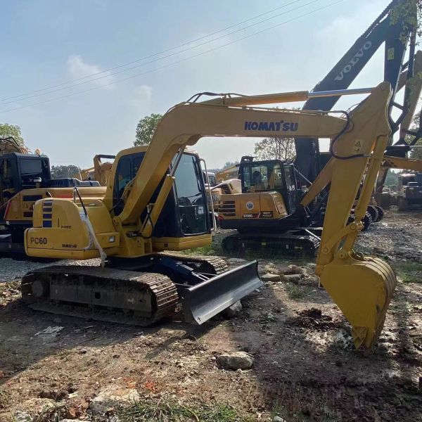 Подержанные 6тонные гидравлические экскаваторы PC60