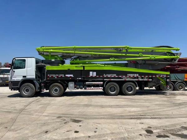Processus d'usinage hydraulique utilisé Putzmeister 56 mètres camion de pompage avec Mercedes Benz