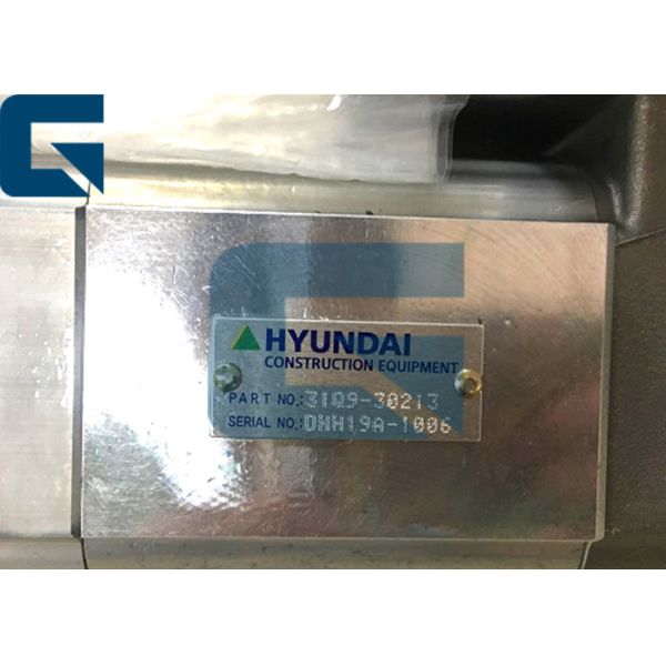 HYUNDAI R320LC-9 R380LC-9 Excavator Fan Motor Assembly 31Q9-30212 31Q9-30213