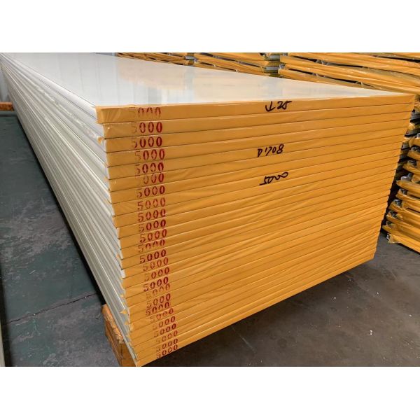 Insulated PUR Sandwich Panel For Machine High Density PUR Sandwich Panel Manufacturer