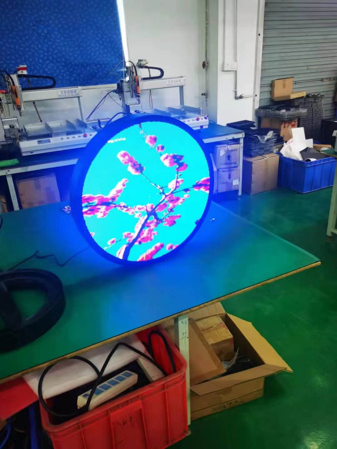 На открытом воздухе круговые знаки магазина СИД, стороны P4RGB 2 хранят знак логотипа