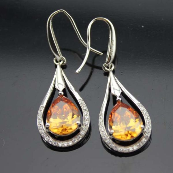 White Gold Plated 925 Silver 7x9mm Oval Amethyst Cubic Zirconia Earrings (PSJ04585)
