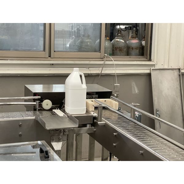 1L-4L Jerrycan Pail Can Tin Fully Automatic 4 Nozzles Mesh Conveyor Chemical Liquid Engine Oil Ex-proof Filling Machine