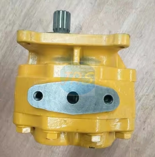 D65A D80P D85A D85E Bulldozer Spare Parts Gear Pump 07432-71203 Transmission Pump