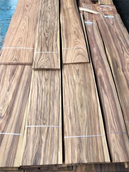 Fábrica Grosso 0,45 mm Santos Rosewood Veneer de grão fino Grão de montanha Brasil Mahogany Veneer de madeira natural