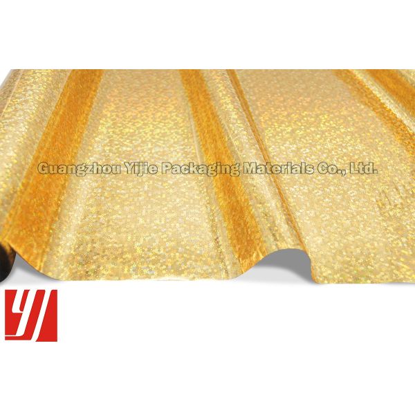 El rollo de oro de la hoja del laser de los 0.64m*180m para OPP laminó los papeles