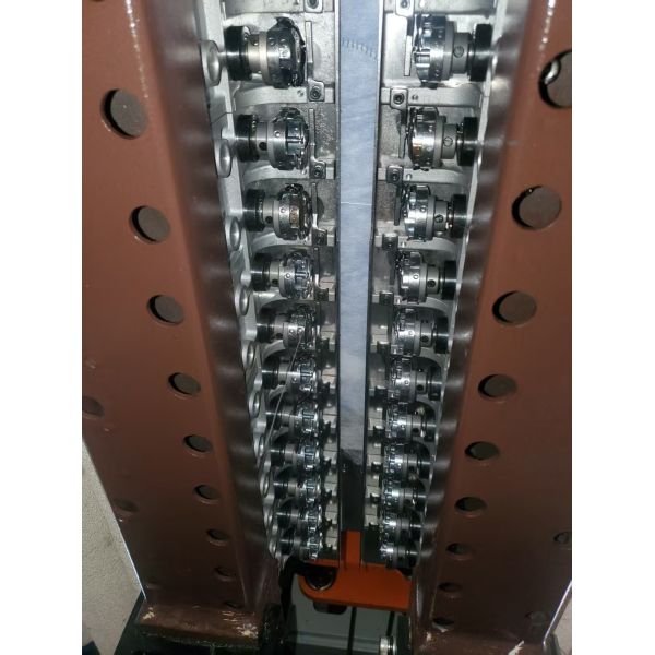 New Yuxing Computer Multi Needle Rotary Hook Quilting Machine with 1600r/min High Speed and High Precision Screw Rod