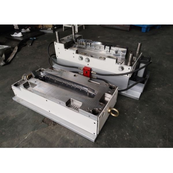 Oil Heating System Single-Cavity P20 Material SMC Compression Mould for Precision Molding