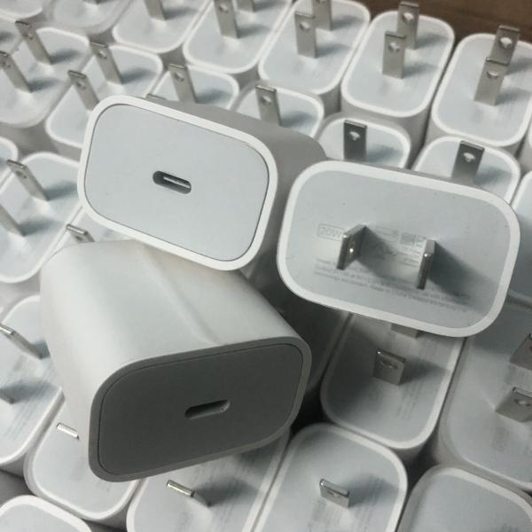 PD 20W USB C fast charging	Type C cell phone wall charger 5V 3A For Iphone 12 Mini Pro Max